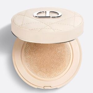 Dior Forever Cream Cushion Fresh Loose Powder in Medium